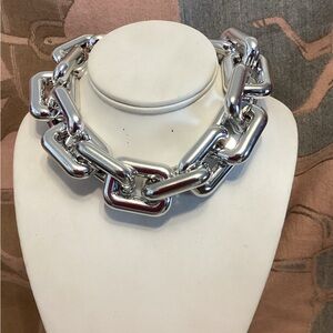 STATEMENT NECKLACE 1